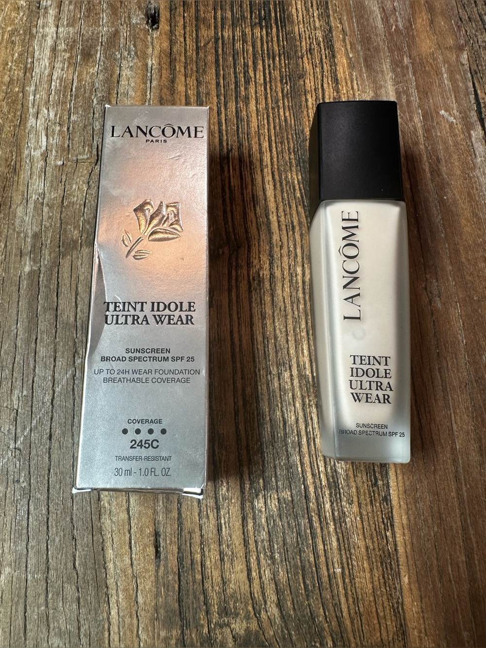 Lancôme Teint Idole Ultra Wear Foundation - Cream 245C (Silver & Black Accents)